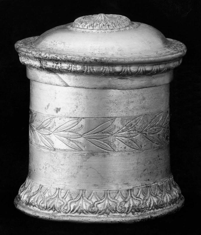 Cosmetic box (pyxis)