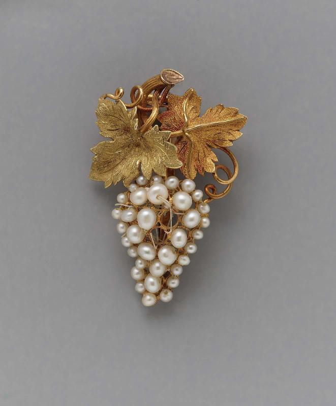 Brooch