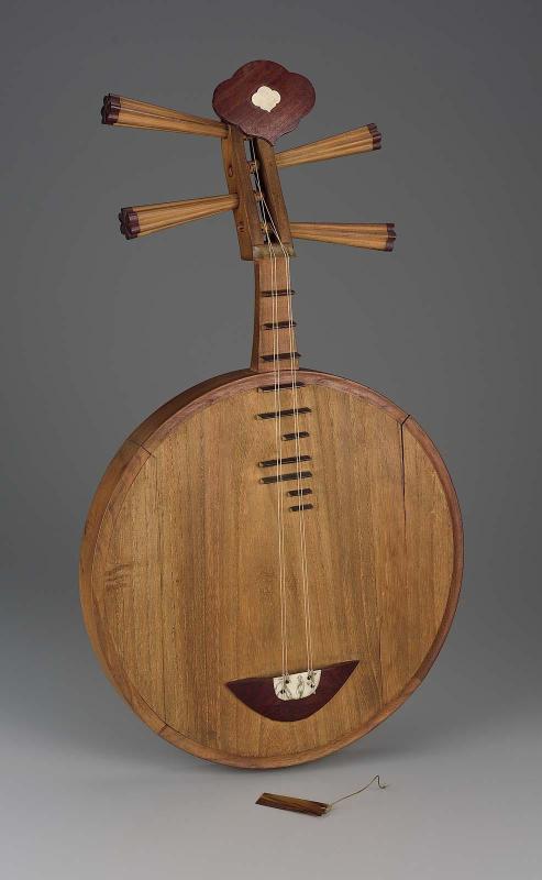 Lute (yueqin)