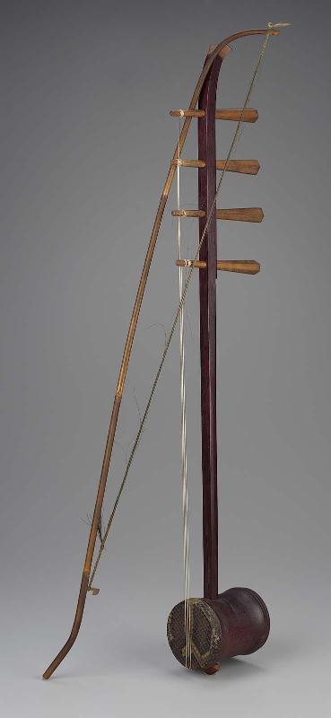 Fiddle (sihu) and bow