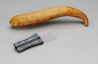 Scraper and comb (raspa)