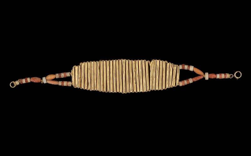 Gold and shell bead bracelet