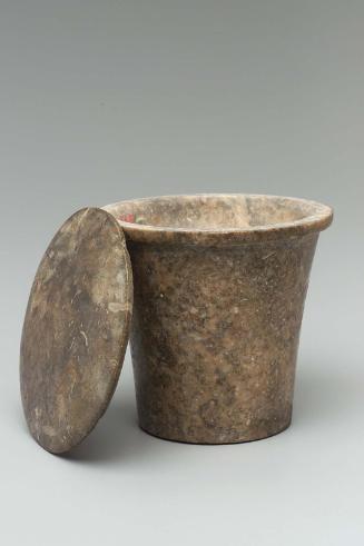 Concave beaker with lid