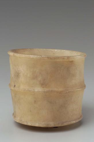 Ribbed cylindrical beaker