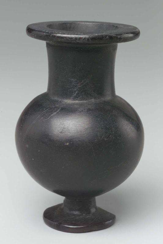 Long-necked flask with foot