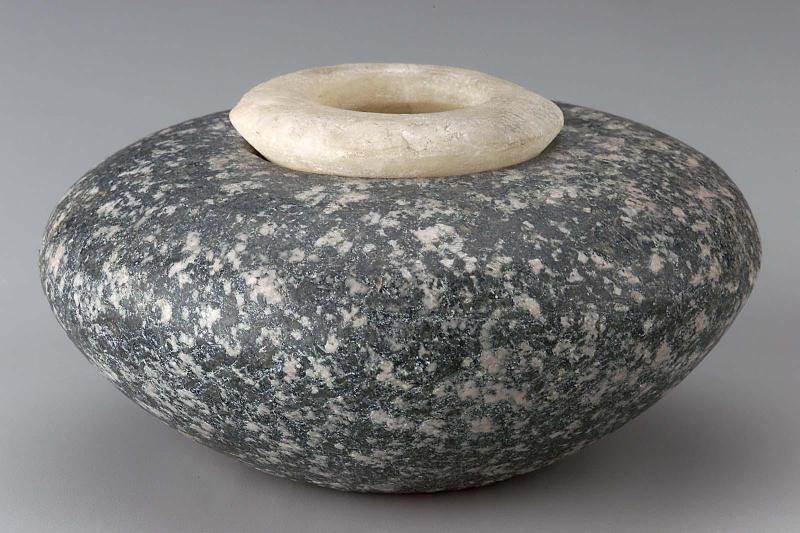 Squat shouldered jar