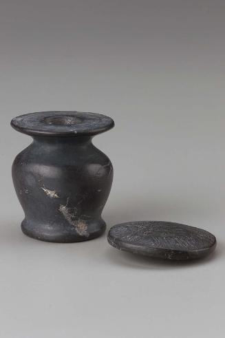 Kohl pot with lid
