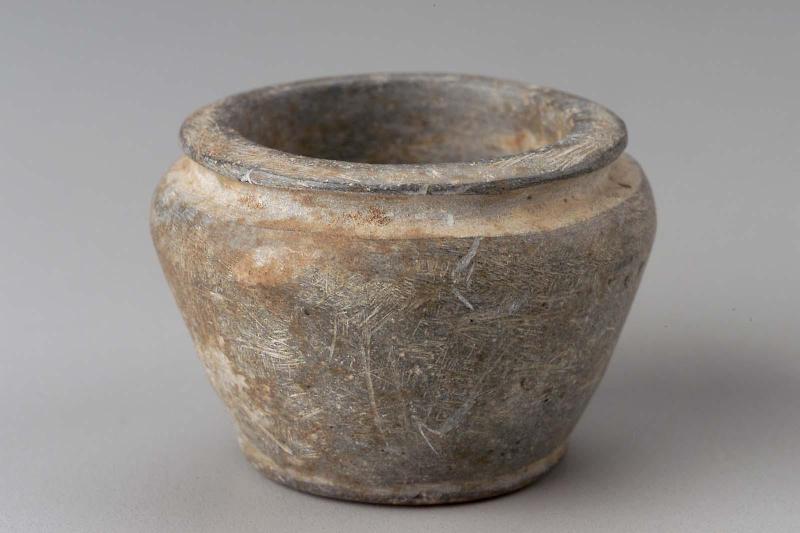 Kohl pot