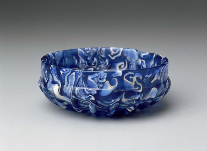 Ribbed bowl