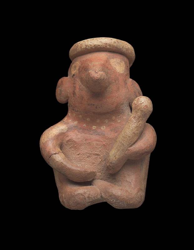 Seated human effigy