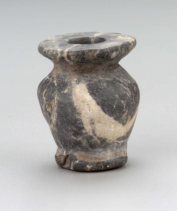 Kohl pot