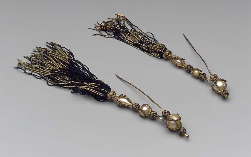 Hair pins