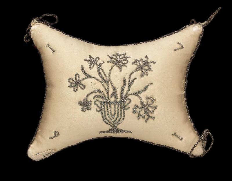 Pin cushion