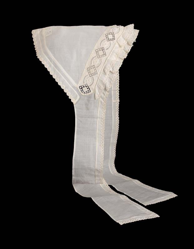 A flat white cotton cap