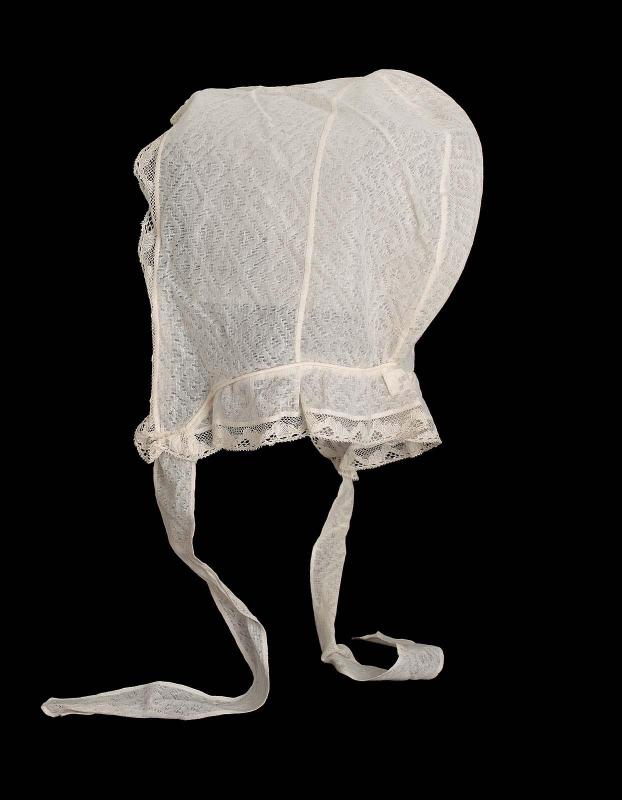 Woman's cap of white cotton