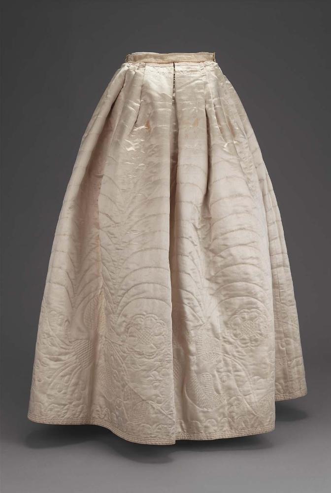 Dress and petticoat (petticoat)