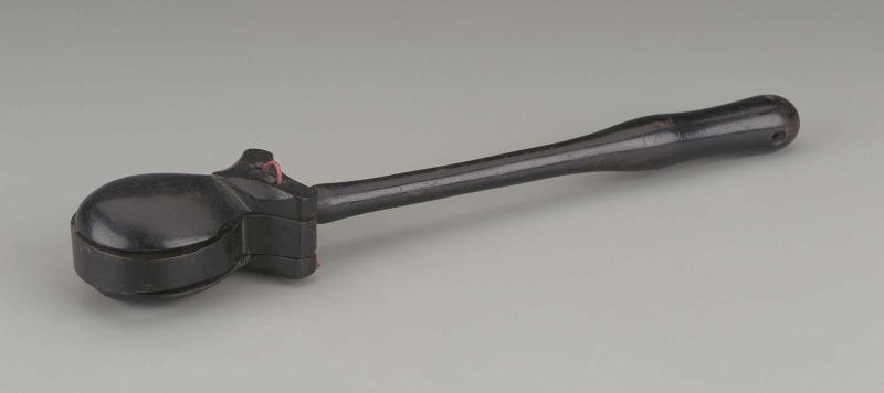 Castanets with handle