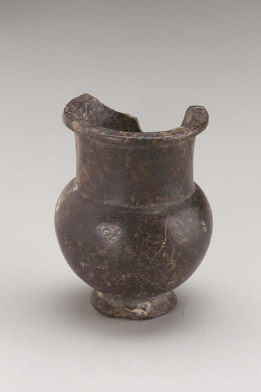 Long-necked flask with foot