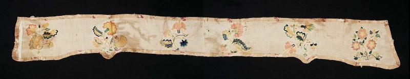 Bed valance