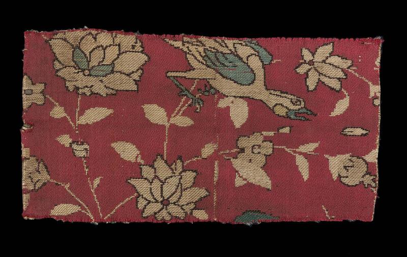 Textile fragment with courtiers and female captives