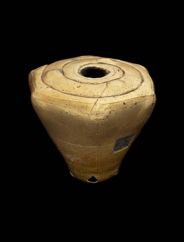 Shell effigy staff head