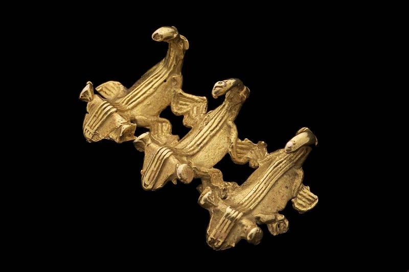 Zoomorphic effigy pendant