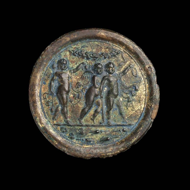 Mirror with three cupids with garlands and fruits