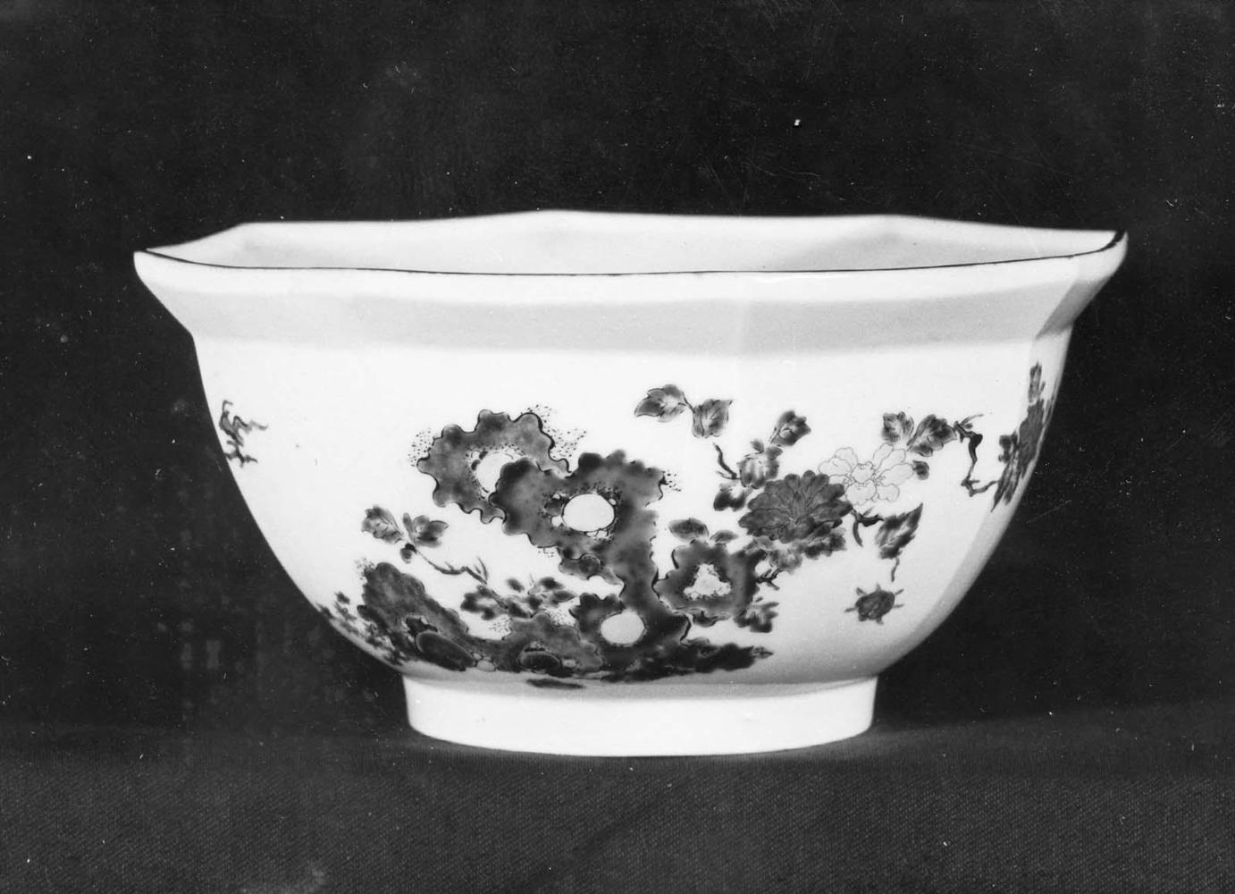 Bowl with decoration of peony