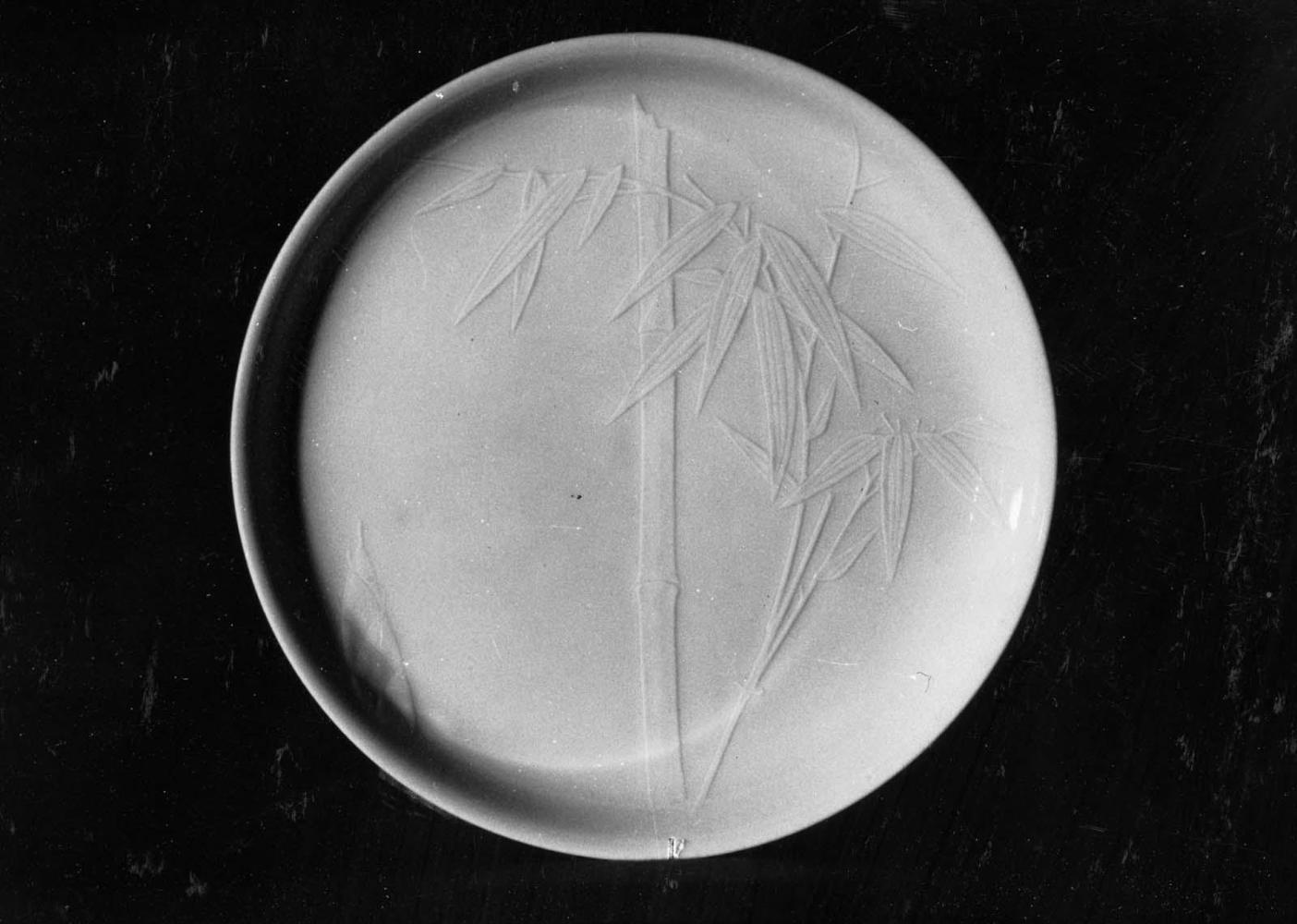 Plate with a design of bamboos