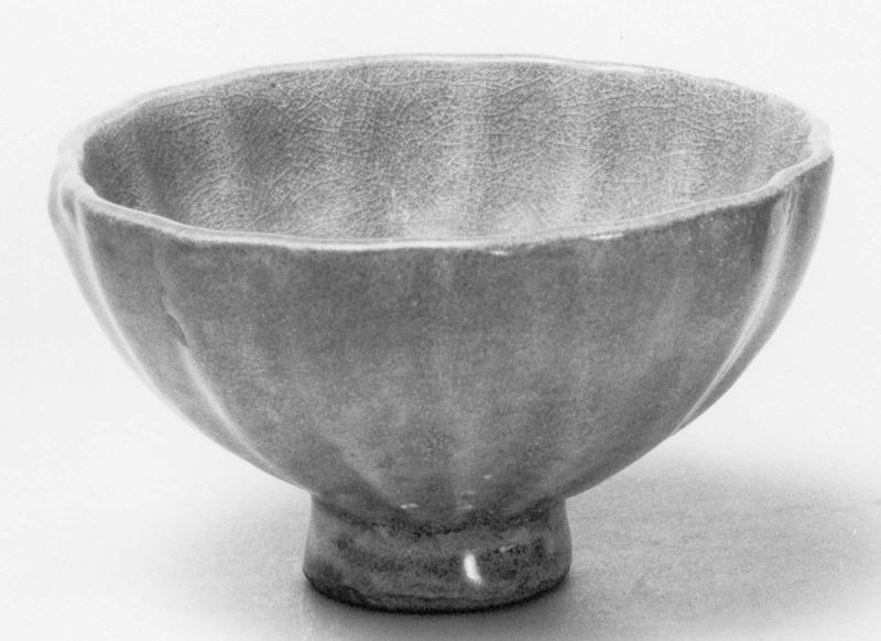 Small lobed bowl with celadon glaze