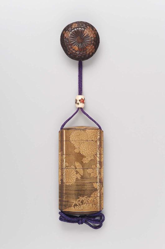 Ojime with floral designs