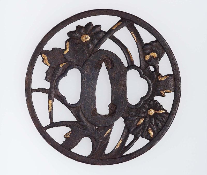 Tsuba with design of chrysanthemums