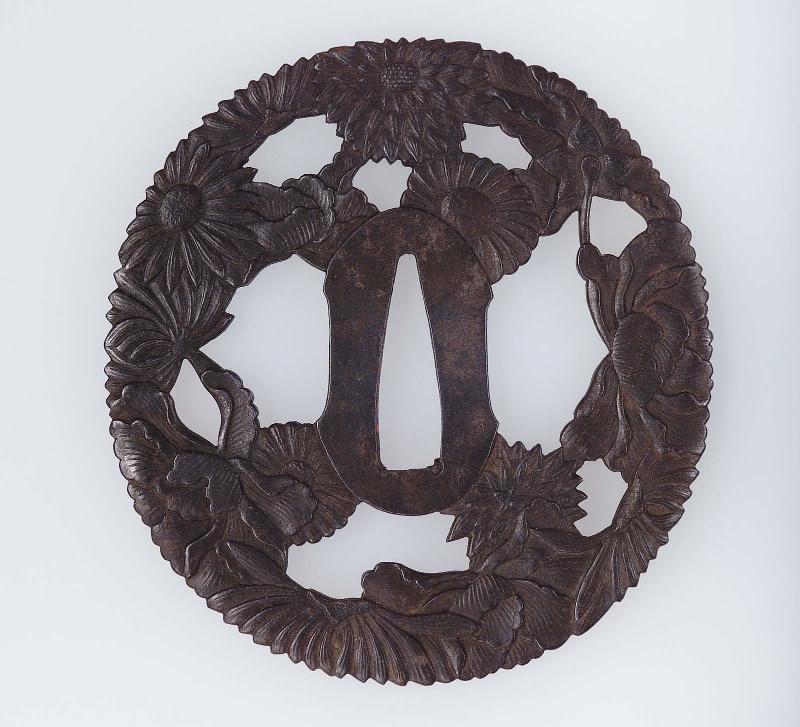 Tsuba with design of chrysanthemums