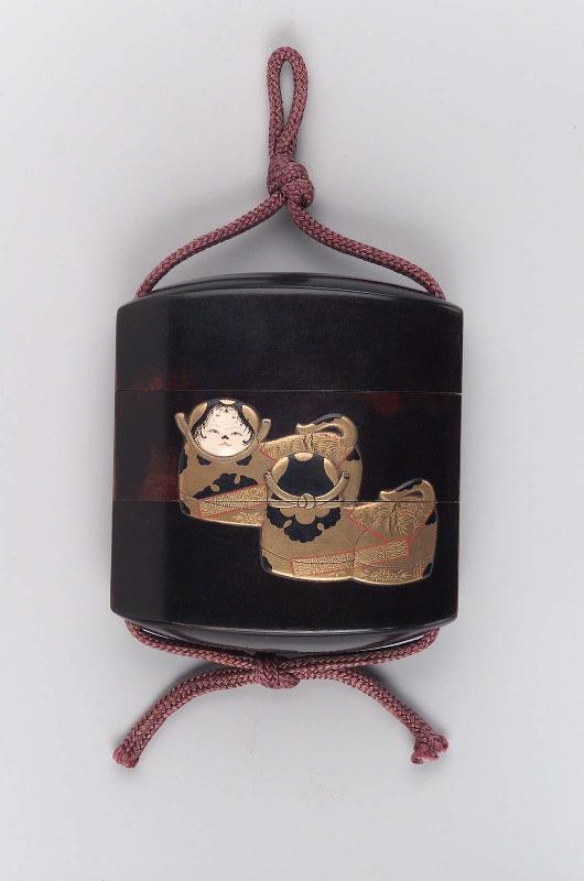 Two-case inro with design of toys
