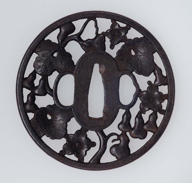 Tsuba with design of fruiting gourd vine
