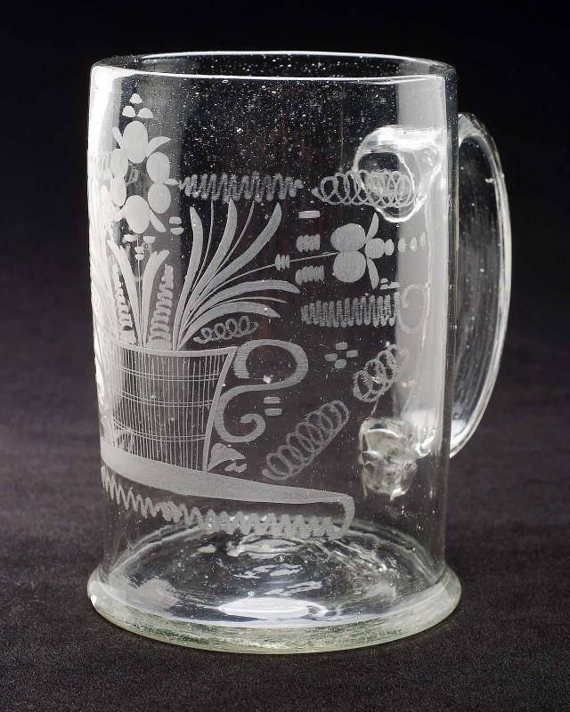 Tumbler with handle