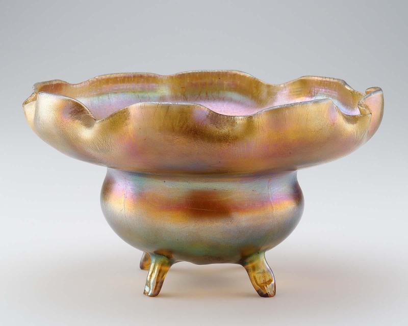 Footed bowl