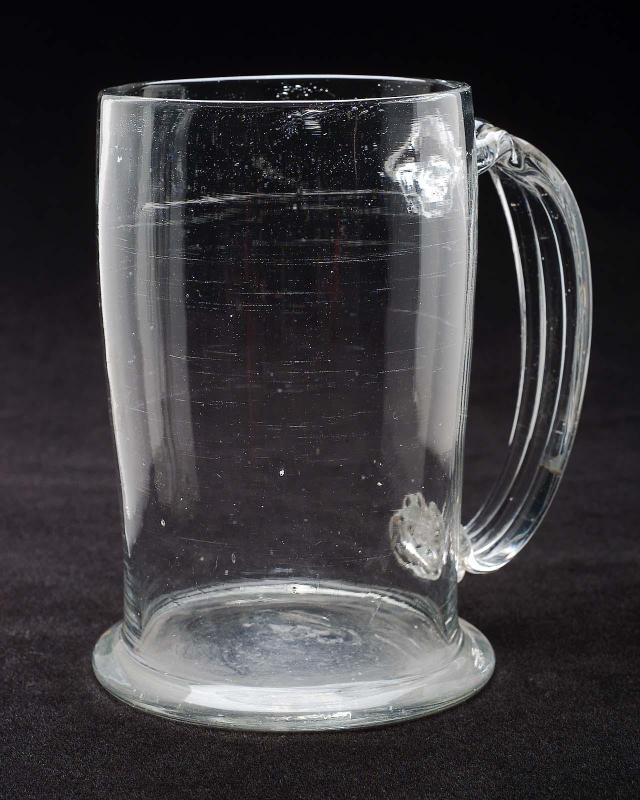 Mug with handle