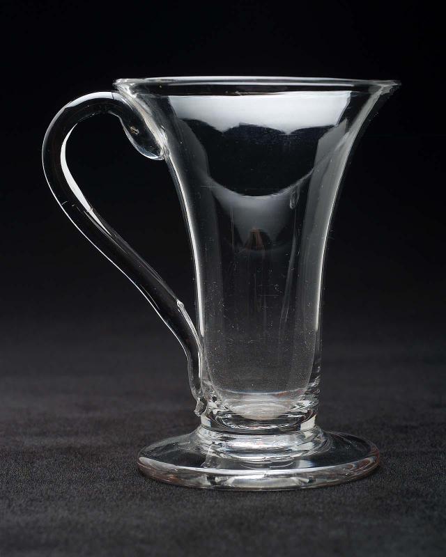 Sweetmeat glass with handle