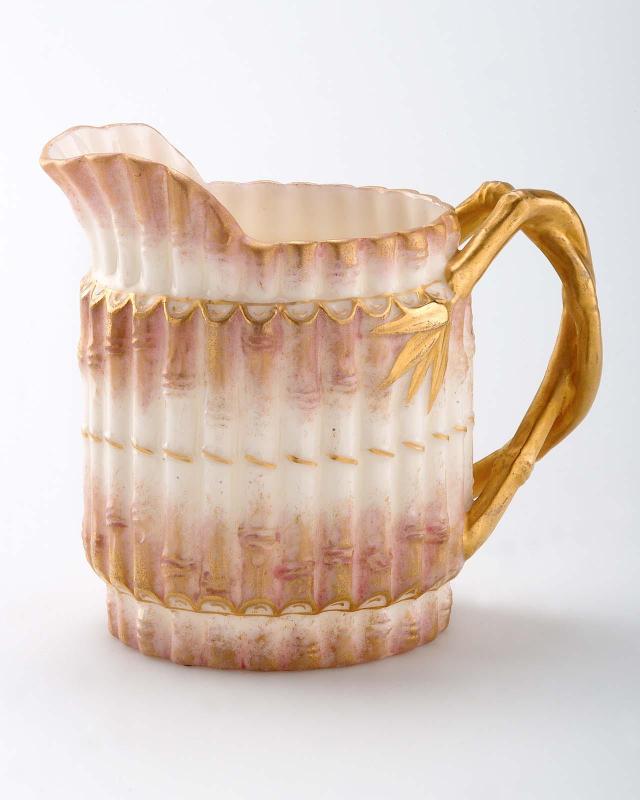 Belleck creamer