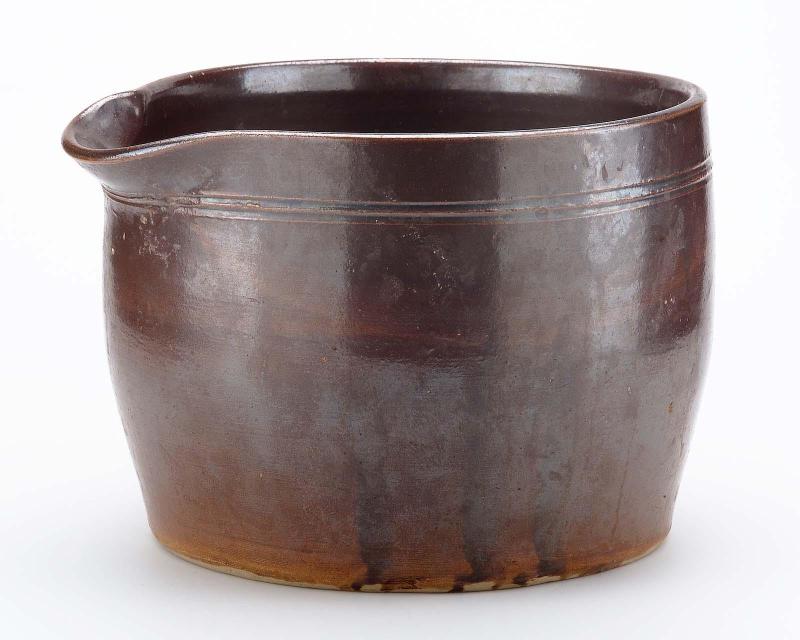 Brown spouted bowl