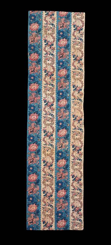 Narrow, rectangular bed cover