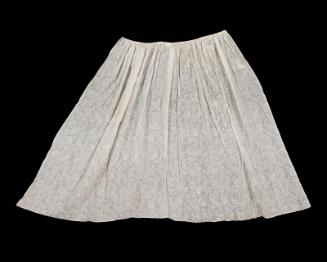 A long apron