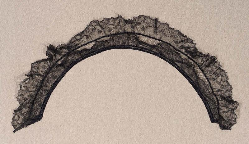 Long collar