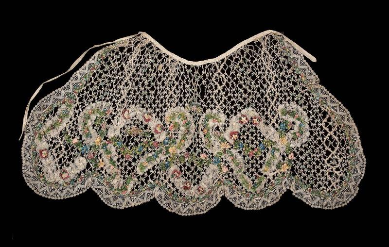 Openwork cording apron