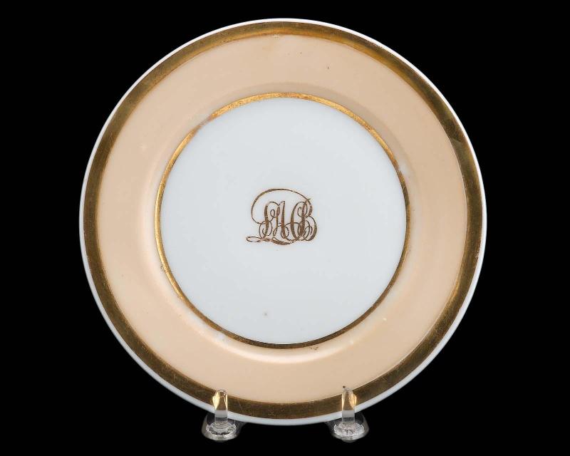 Cake plate (one of twelve)