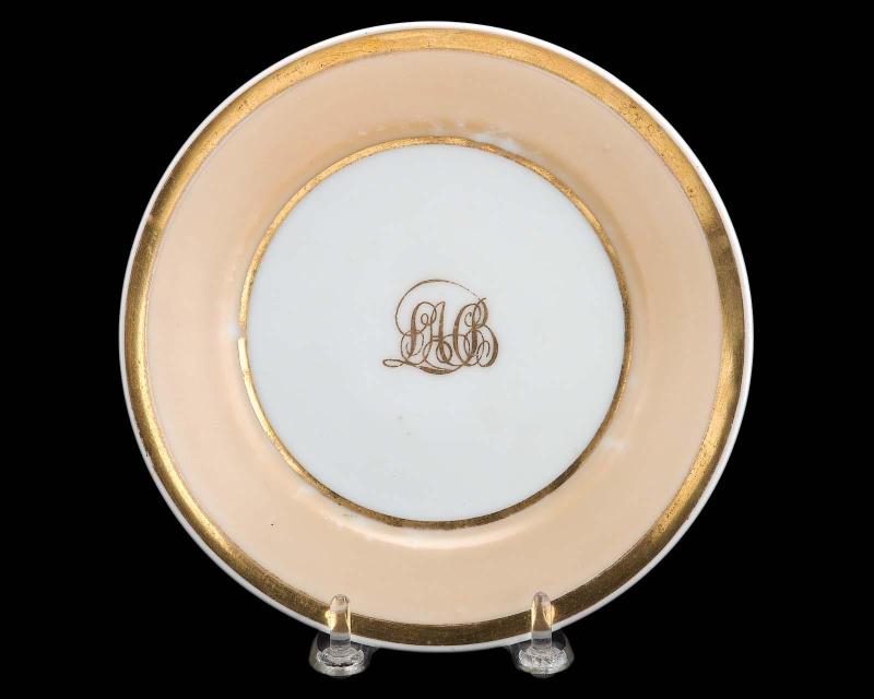 Cake plate (one of twelve)