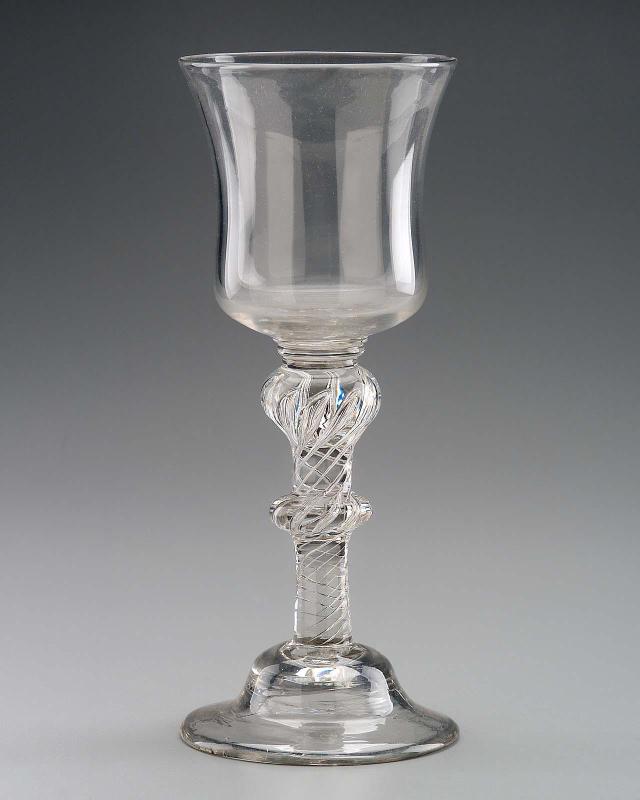 Wine glass with air-twist stem
