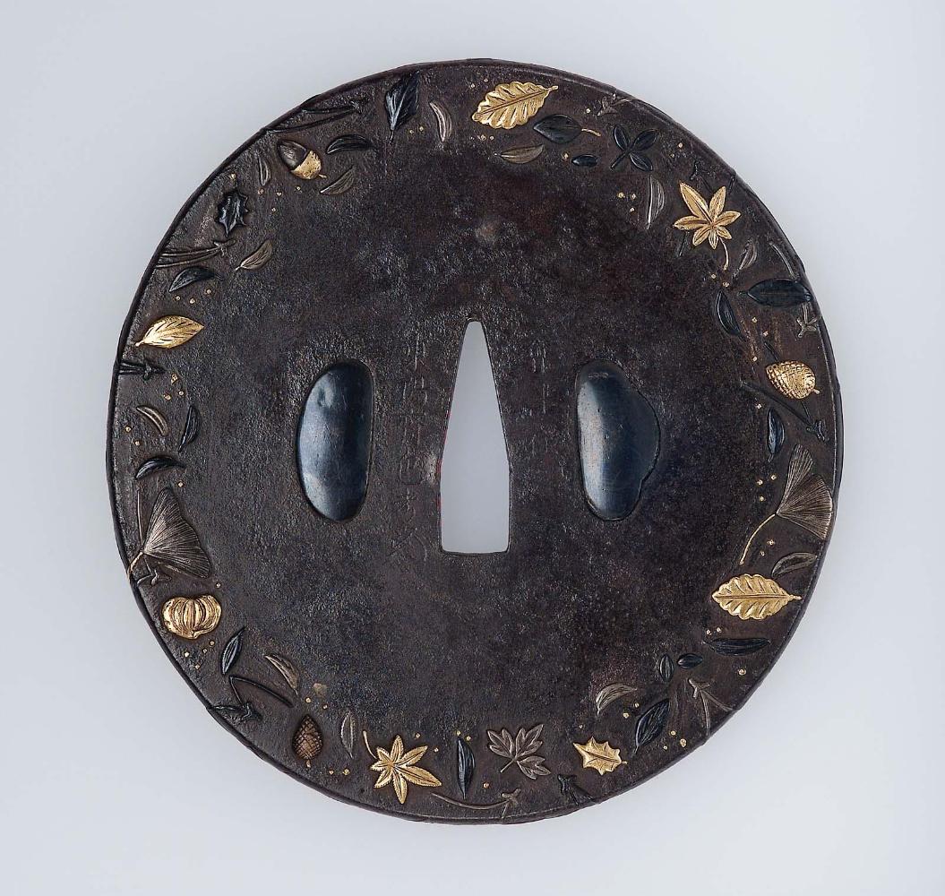 Tsuba with design of autumn leaves