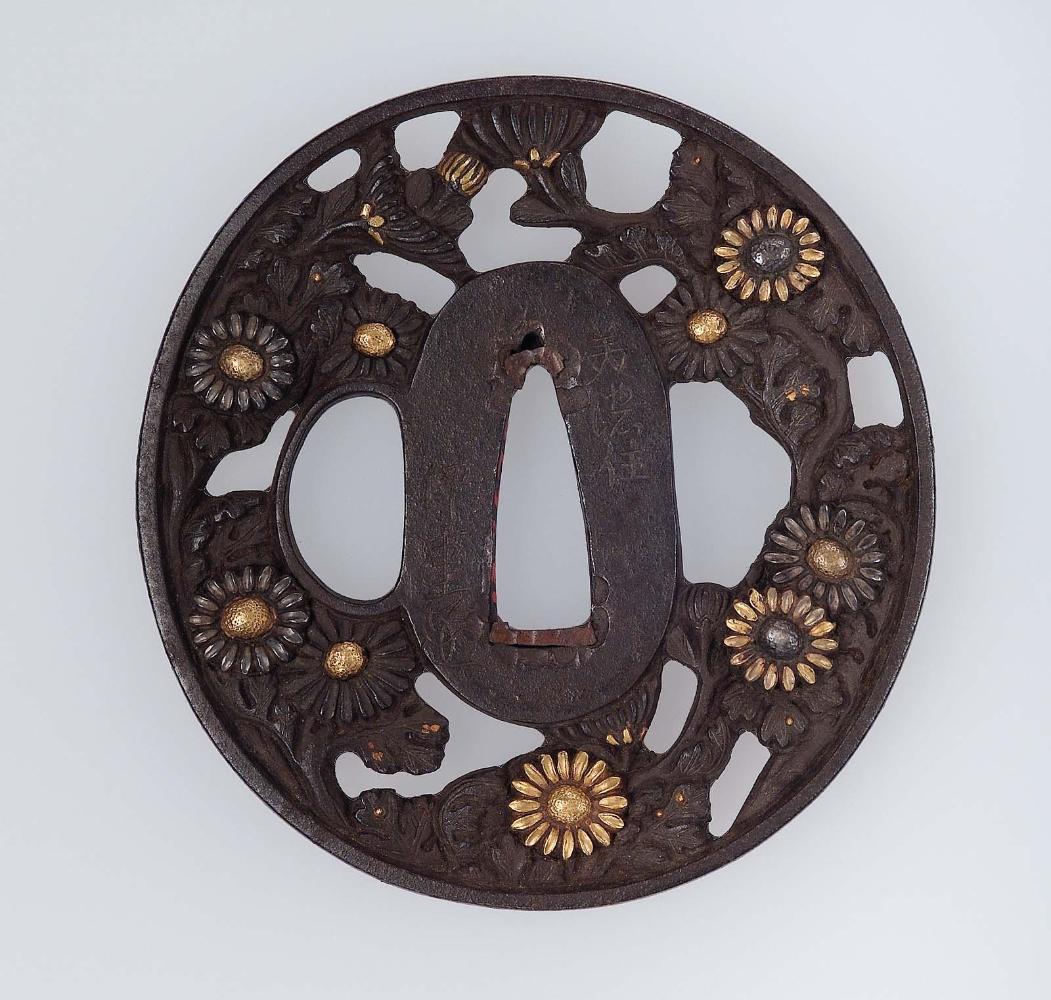 Tsuba with design of chrysanthemums